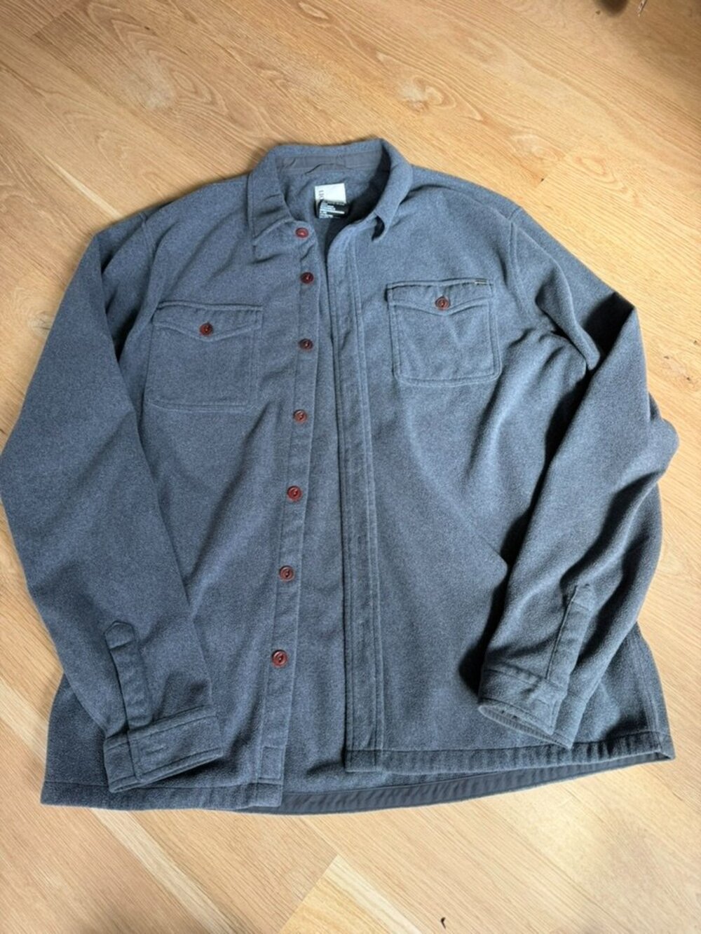 Men's Vuori Charcoal Fleece Shacket in XL